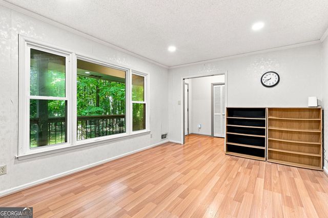 1050 Skyline Drive, Covington, GA 30014
