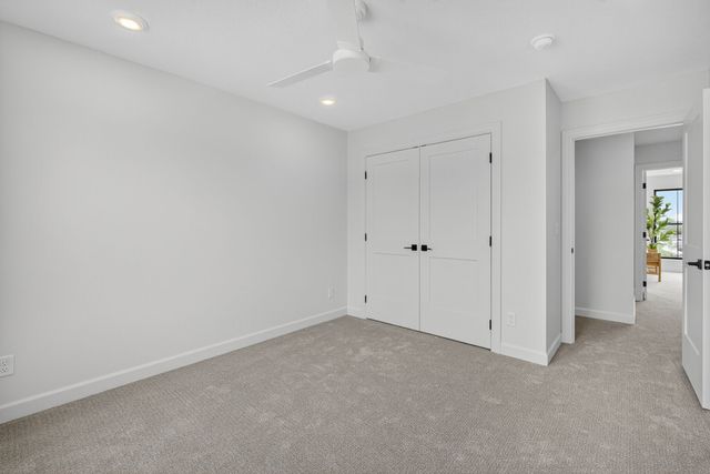 932 Peak Drive, West Des Moines, IA 50266