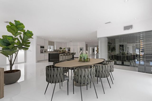 1040 S Shore Dr, Miami Beach, FL 33141