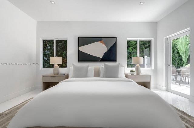 1040 S Shore Dr, Miami Beach, FL 33141