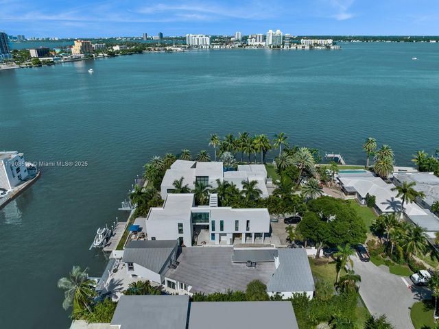 1040 S Shore Dr, Miami Beach, FL 33141