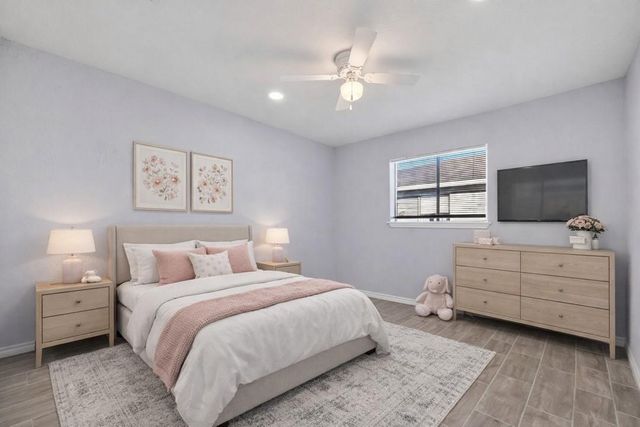 4610 36th Street E, Dickinson, TX 77539