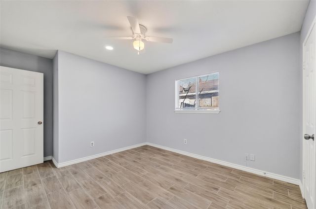 4610 36th Street E, Dickinson, TX 77539