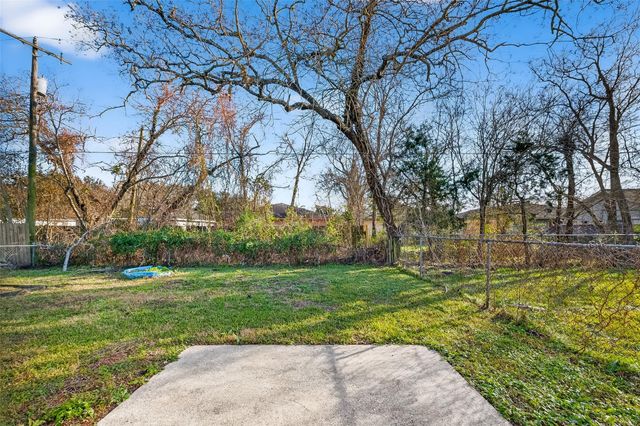 4610 36th Street E, Dickinson, TX 77539