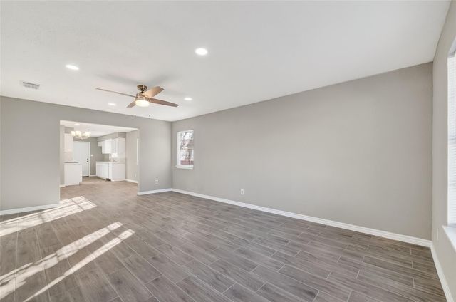 4610 36th Street E, Dickinson, TX 77539