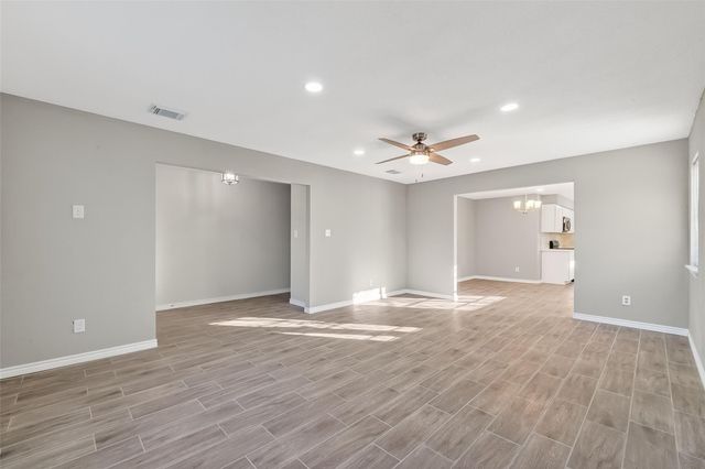 4610 36th Street E, Dickinson, TX 77539