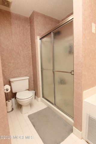 33 Austin Street, Tinton Falls, NJ 07712