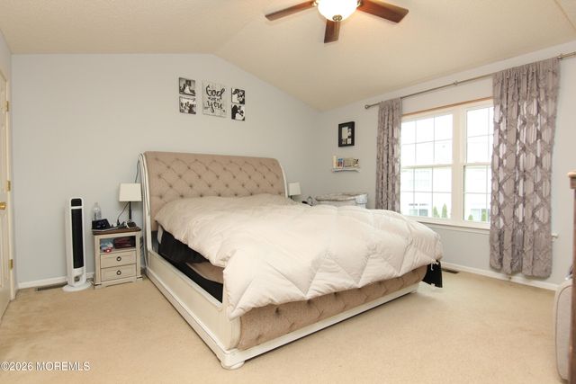 33 Austin Street, Tinton Falls, NJ 07712
