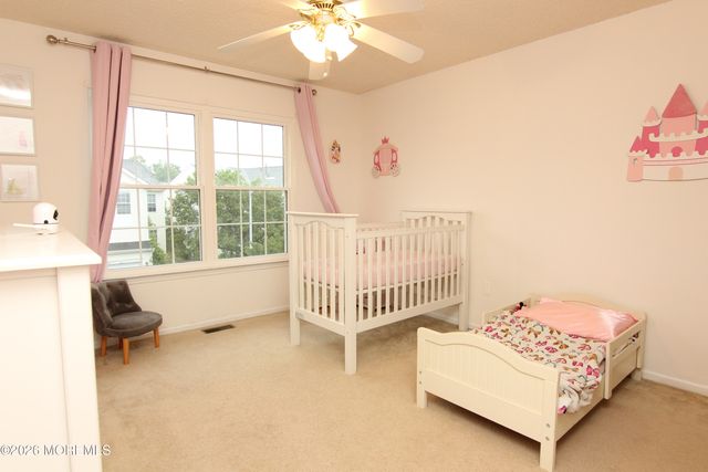 33 Austin Street, Tinton Falls, NJ 07712