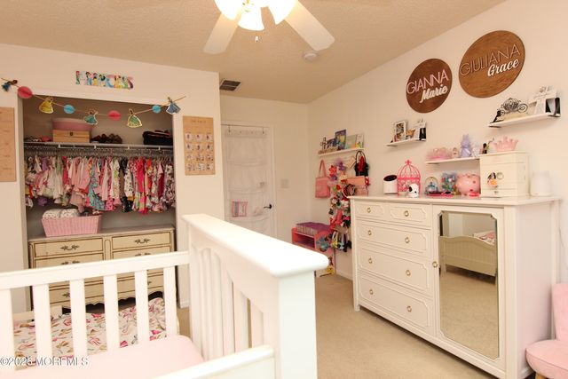 33 Austin Street, Tinton Falls, NJ 07712