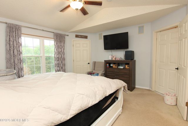 33 Austin Street, Tinton Falls, NJ 07712