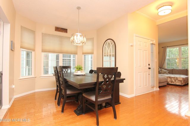 33 Austin Street, Tinton Falls, NJ 07712