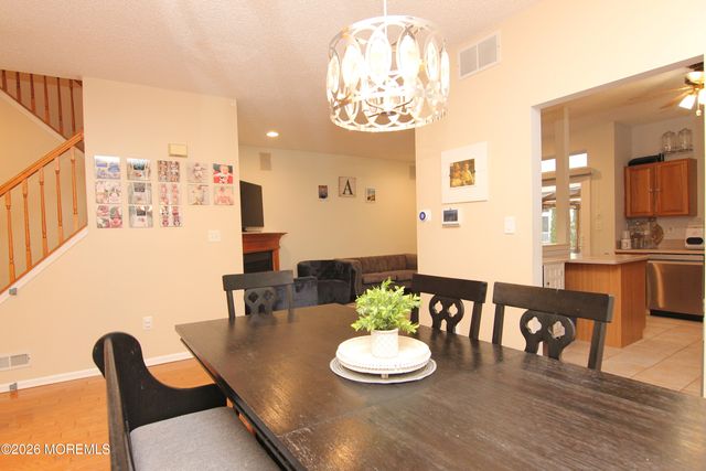 33 Austin Street, Tinton Falls, NJ 07712