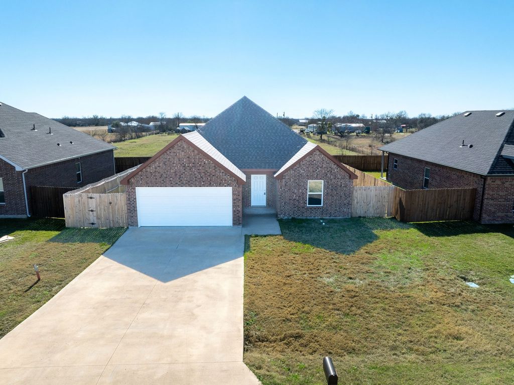 1020 Springview Lane, Mabank, TX 75147