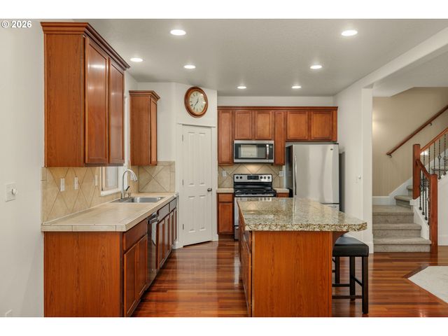 5931 Nw LARK MEADOW Ter, Portland, OR 97229