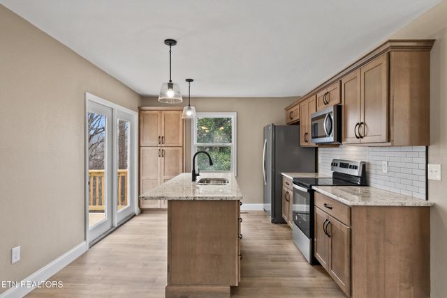 1080 Old Cavalry Rd, Cookeville, TN 38506