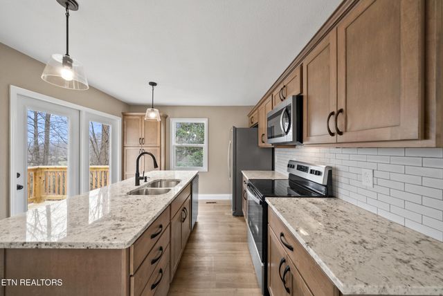 1080 Old Cavalry Rd, Cookeville, TN 38506