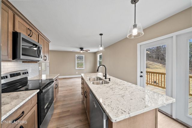 1080 Old Cavalry Rd, Cookeville, TN 38506