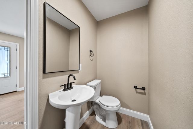 1080 Old Cavalry Rd, Cookeville, TN 38506