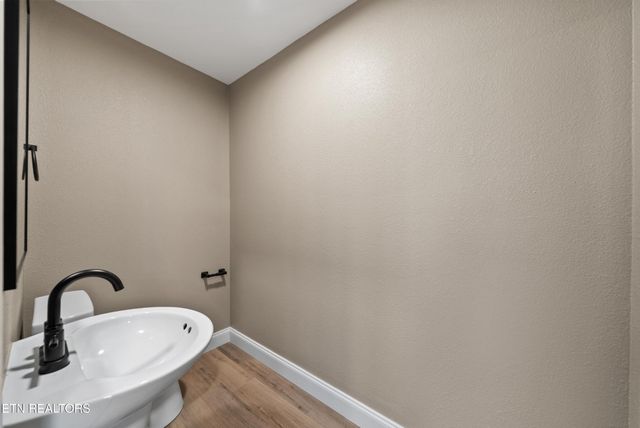 1080 Old Cavalry Rd, Cookeville, TN 38506