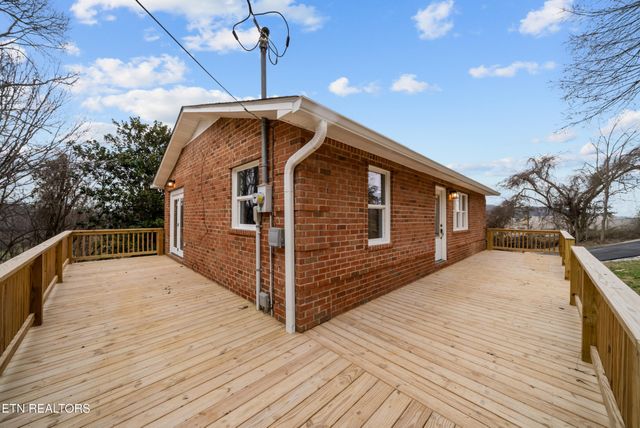 1080 Old Cavalry Rd, Cookeville, TN 38506