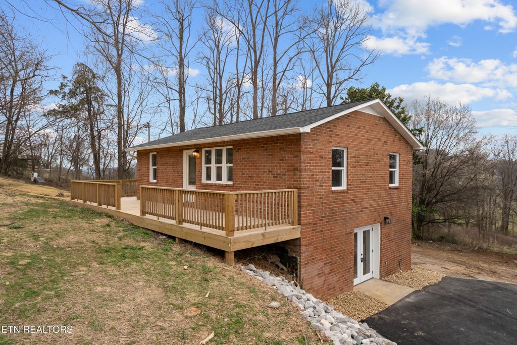 1080 Old Cavalry Rd, Cookeville, TN 38506