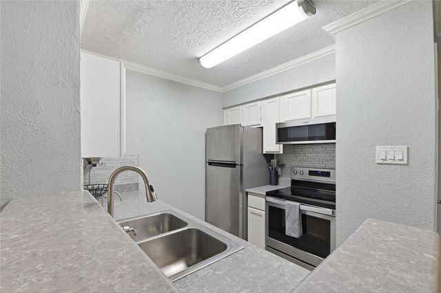 12550 Whittington Drive 303, Houston, TX 77077