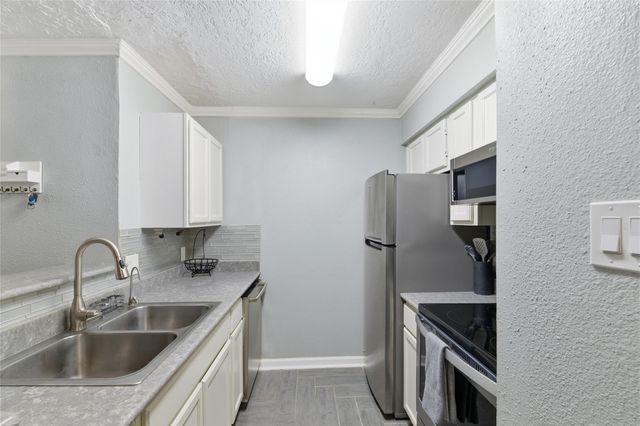 12550 Whittington Drive 303, Houston, TX 77077