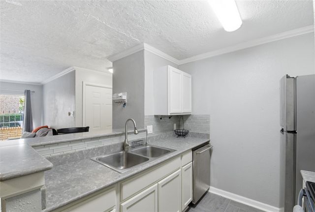 12550 Whittington Drive 303, Houston, TX 77077