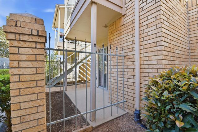 12550 Whittington Drive 303, Houston, TX 77077