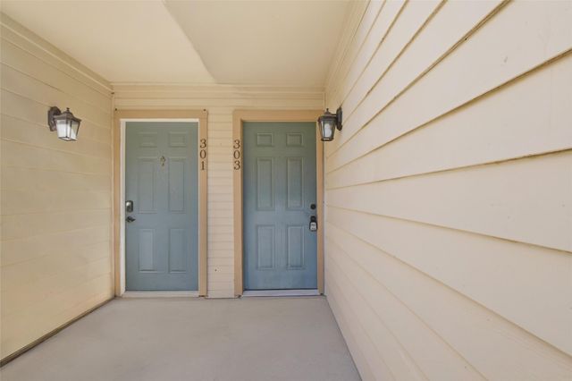 12550 Whittington Drive 303, Houston, TX 77077