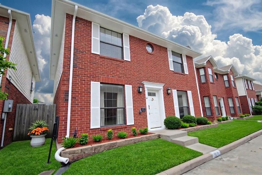 13831 Trumpetvine Street, Houston, TX 77083