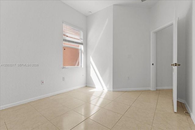 3954 NE 13th Dr, Homestead, FL 33033