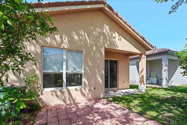 3954 NE 13th Dr, Homestead, FL 33033