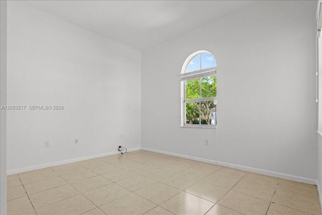 3954 NE 13th Dr, Homestead, FL 33033