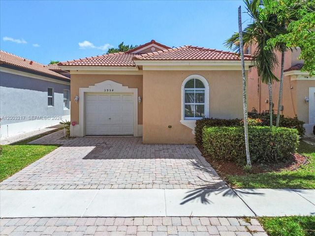 3954 NE 13th Dr, Homestead, FL 33033