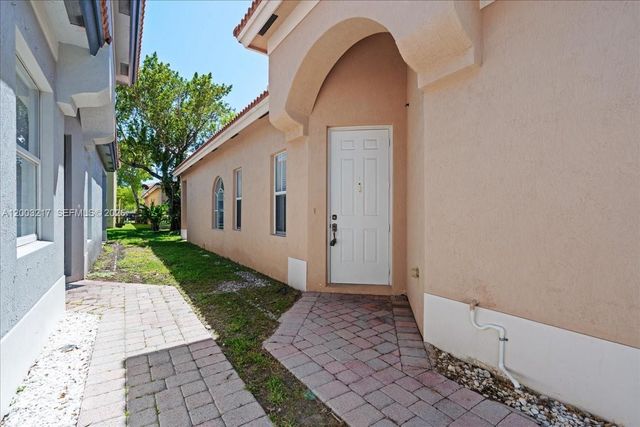 3954 NE 13th Dr, Homestead, FL 33033