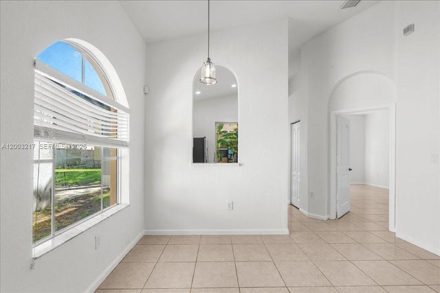 3954 NE 13th Dr, Homestead, FL 33033