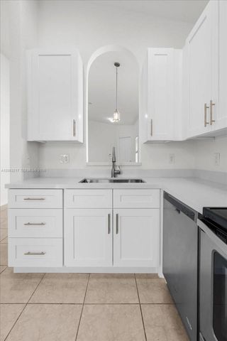 3954 NE 13th Dr, Homestead, FL 33033