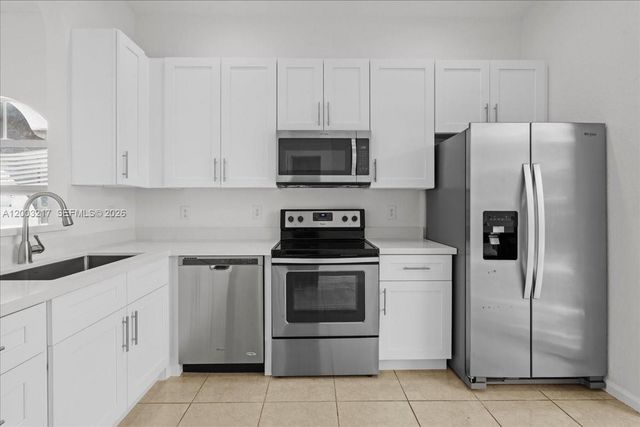 3954 NE 13th Dr, Homestead, FL 33033