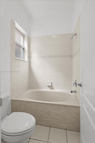 3954 NE 13th Dr, Homestead, FL 33033