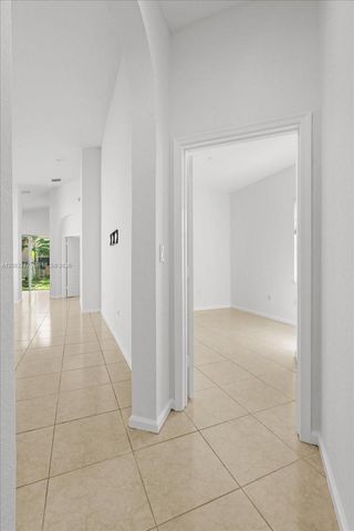 3954 NE 13th Dr, Homestead, FL 33033