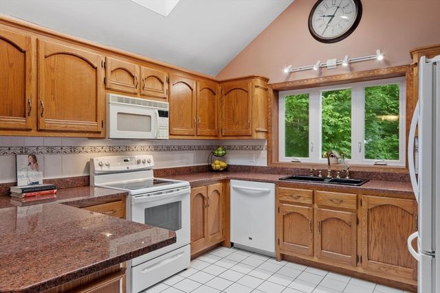 23 Appaloosa Drive, Methuen, MA 01844