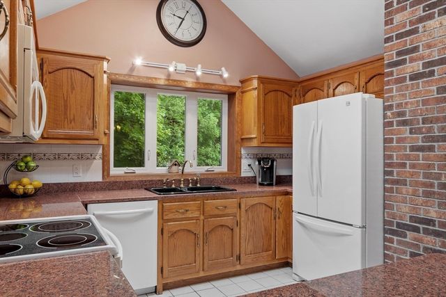 23 Appaloosa Drive, Methuen, MA 01844