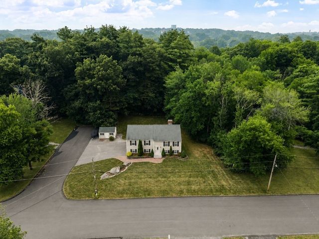 23 Appaloosa Drive, Methuen, MA 01844