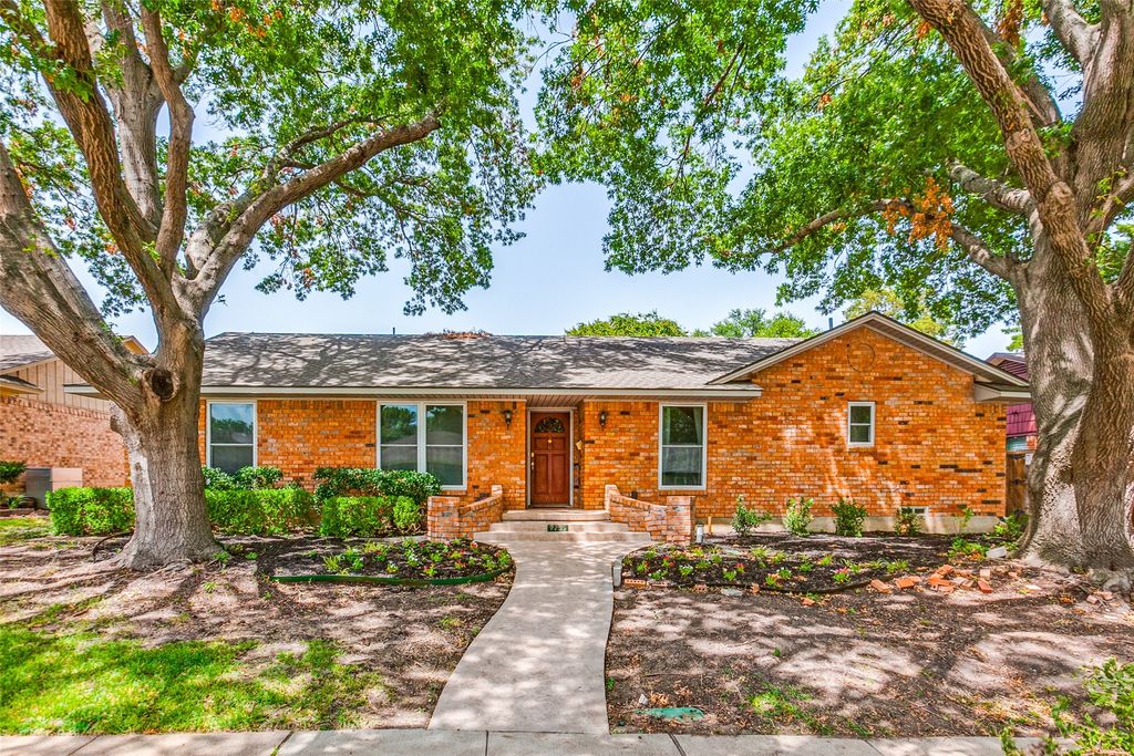 7739 La Manga Drive, Dallas, TX 75248