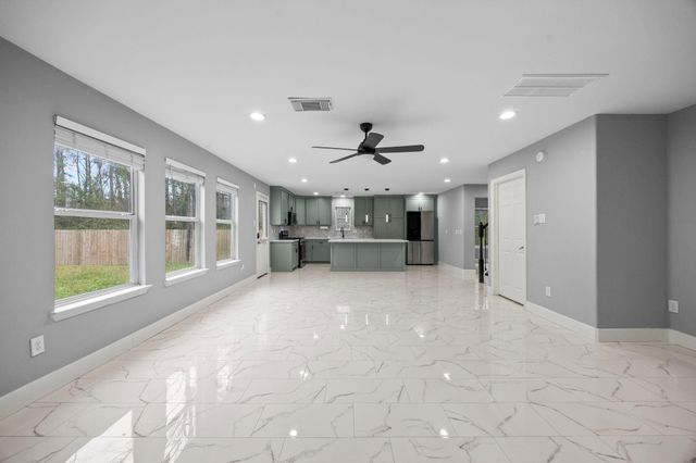 4500 Upland Circle Drive, Conroe, TX 77303