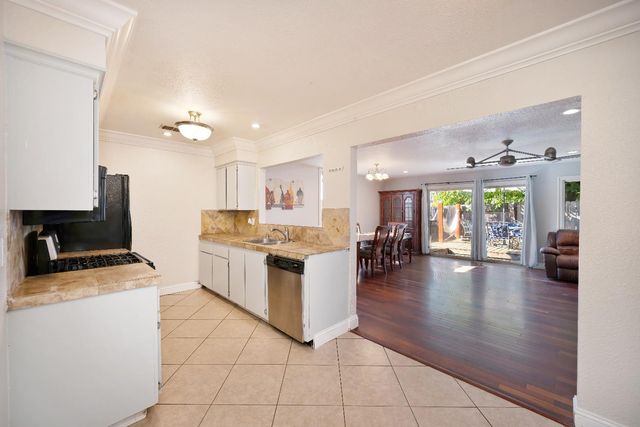 8909 Ramstad Ave, Fair Oaks, CA 95628