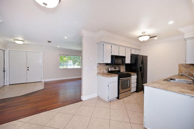 8909 Ramstad Ave, Fair Oaks, CA 95628