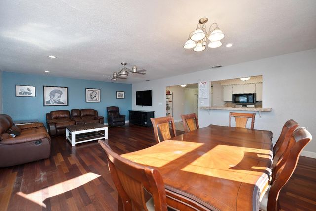 8909 Ramstad Ave, Fair Oaks, CA 95628